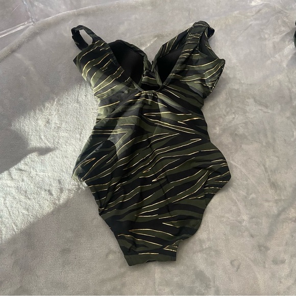 New! Miraclesuit Seabra Revele One Piece Swimsuit green 24080 - Picture 7 of 13